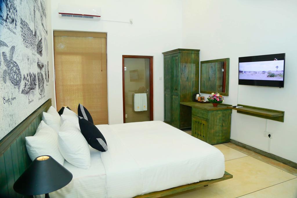 Tranquil Negombo Boutique Hotel Exterior photo