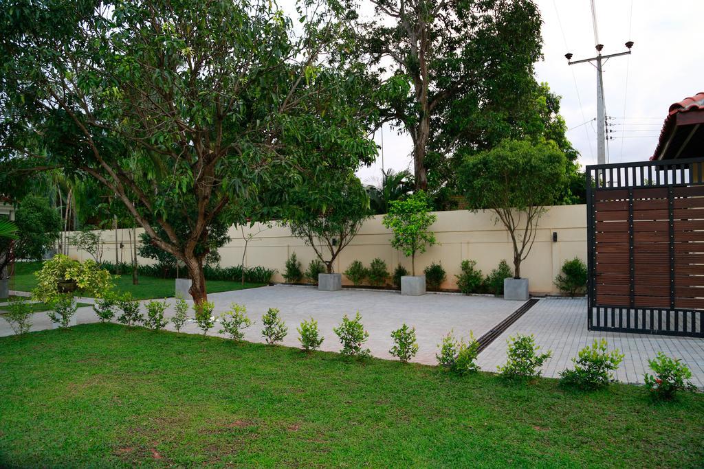 Tranquil Negombo Boutique Hotel Exterior photo