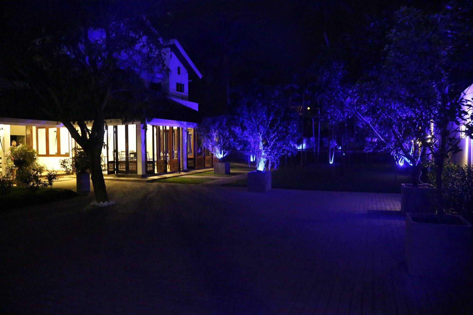 Tranquil Negombo Boutique Hotel Exterior photo