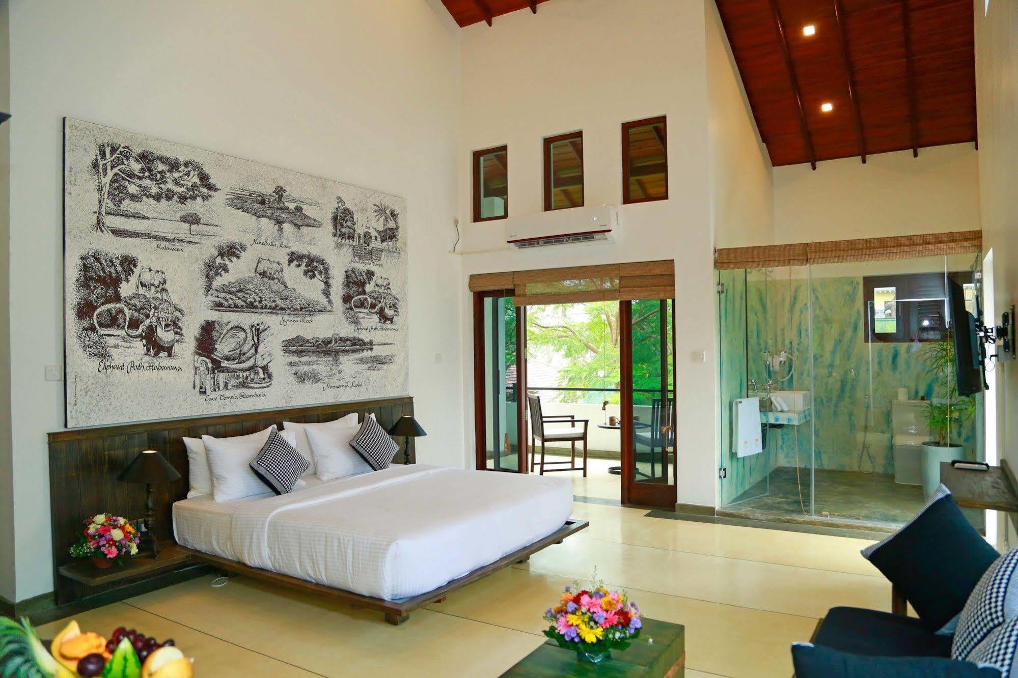 Tranquil Negombo Boutique Hotel Exterior photo