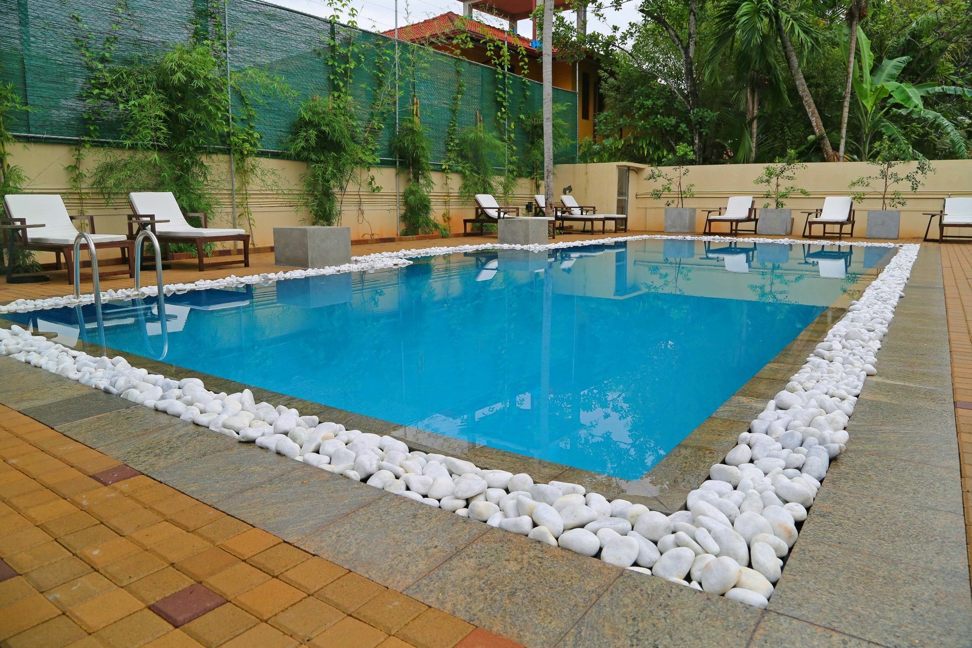 Tranquil Negombo Boutique Hotel Exterior photo
