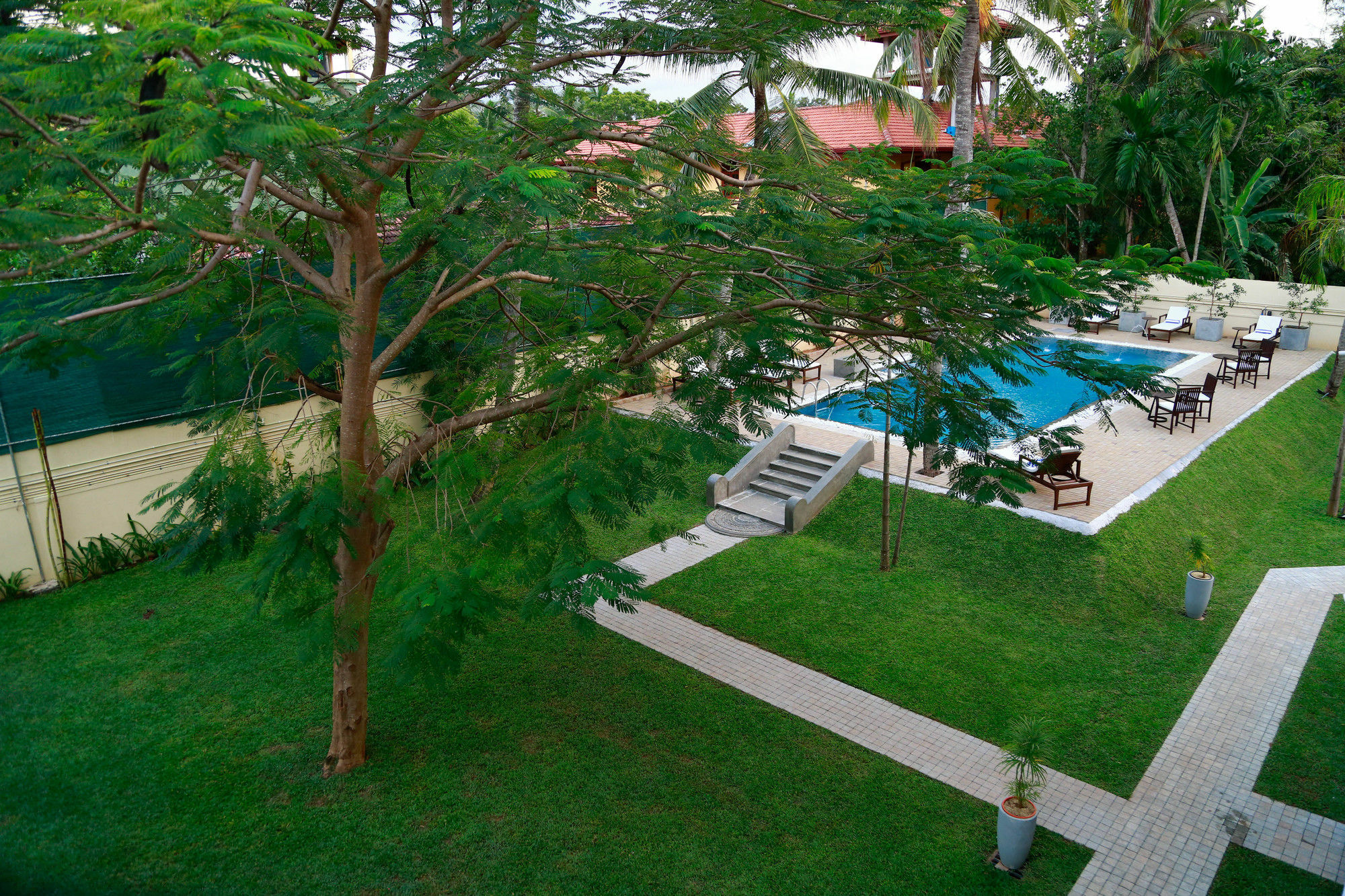 Tranquil Negombo Boutique Hotel Exterior photo